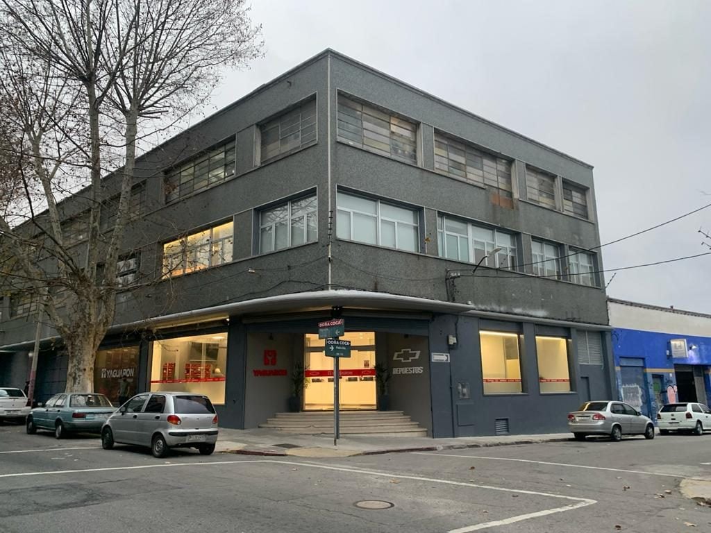 YAGUARON REPUESTOS — Logística · Oficinas + Depósito en Montevideo, Uruguay — imagen 4